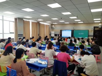 圖書(shū)館與圖木舒克市教育局?jǐn)y手合作，共推教育智能化發(fā)展